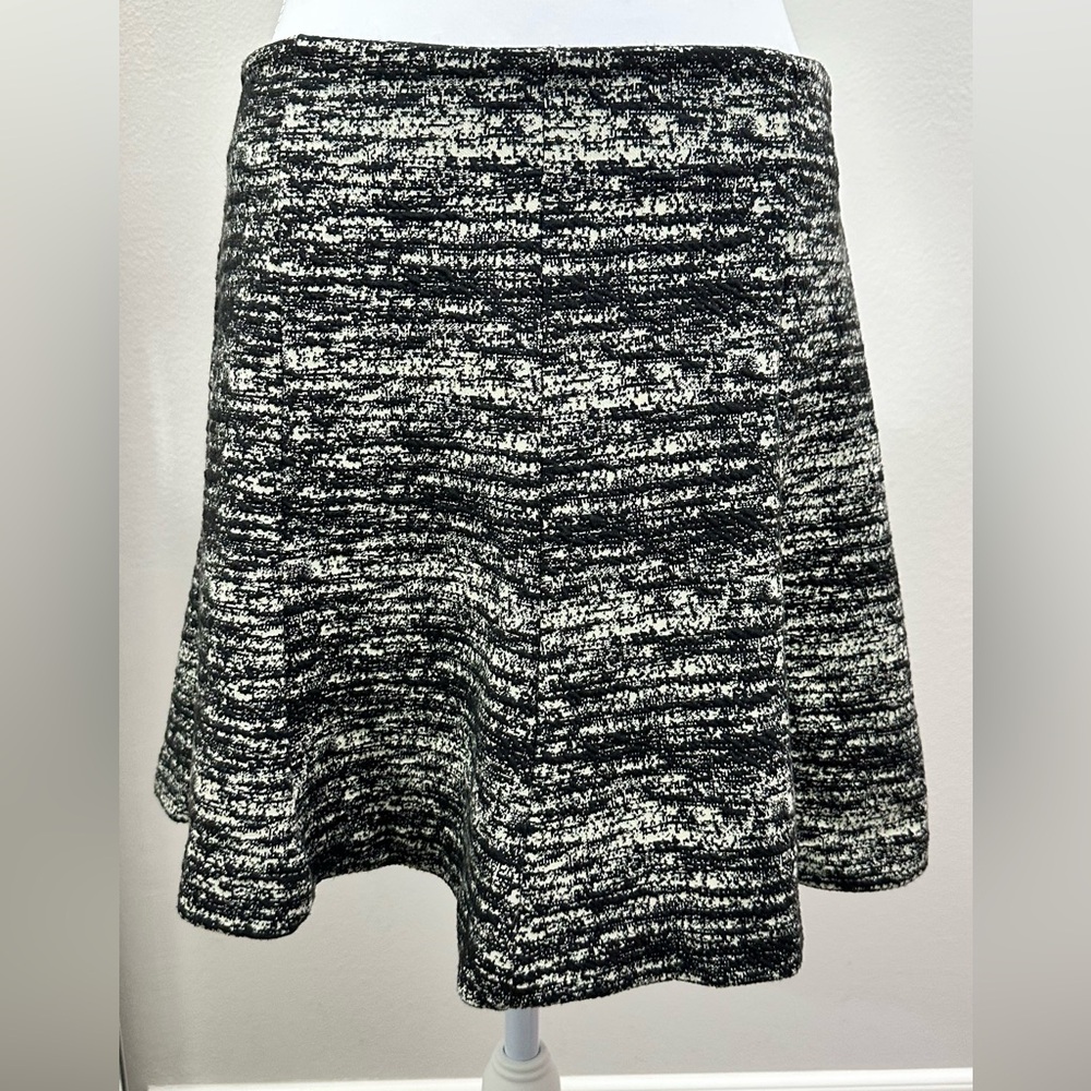 Banana Republic - Black and White Women's Skirt